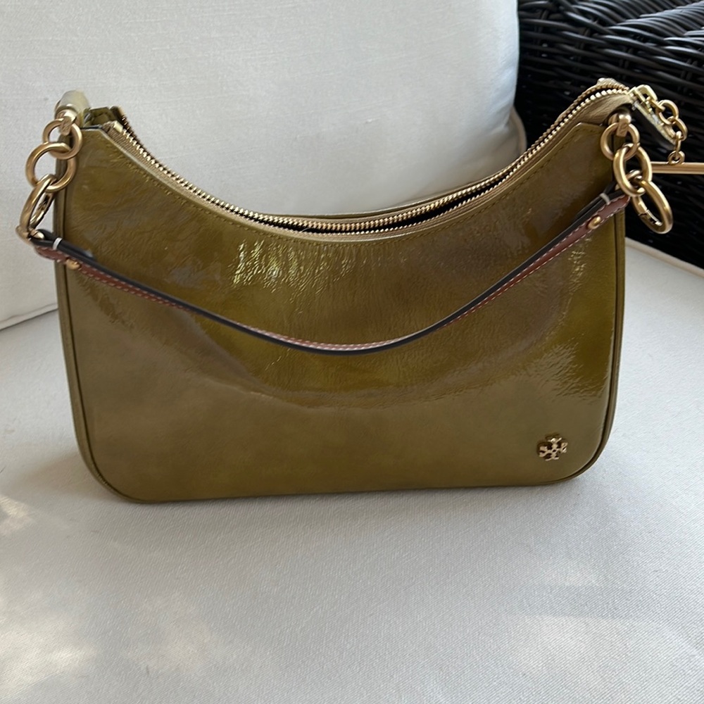 🌸NeW!🌸TORY BURCH ‘151 Mercer Patent Crescent Bag’. EXCELLENT CONDITION.